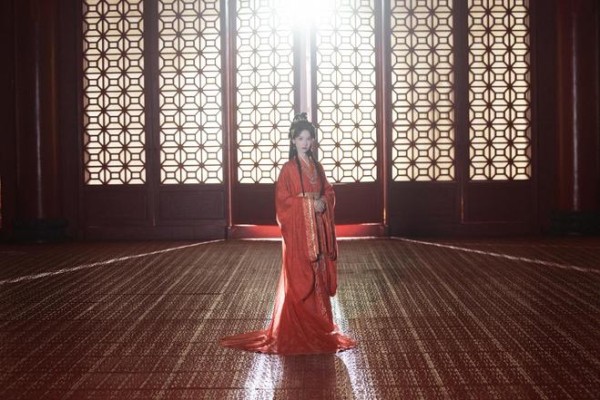 新剧又是权谋大女主！陈都灵找对了自己的赛道，这才是她的舒适区