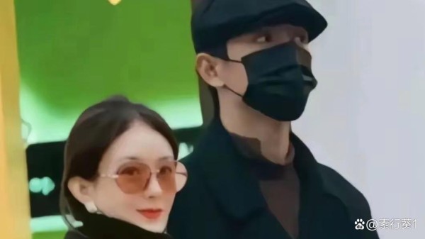 娱乐圈的“甜蜜巧合”：林更新与赵丽颖的情侣暗示你看懂了吗？