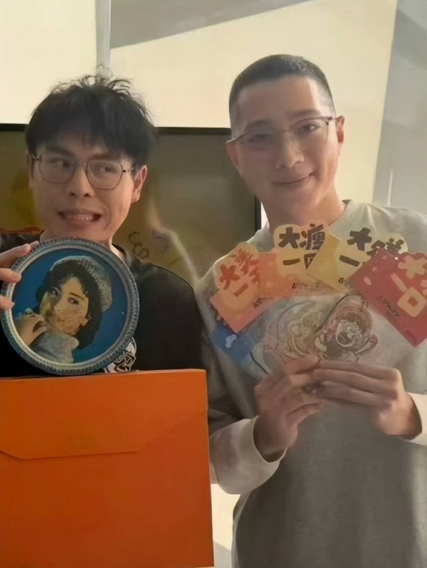 01年赖冠霖24岁近照被嘲像50岁,退圈转幕后还遭审判?