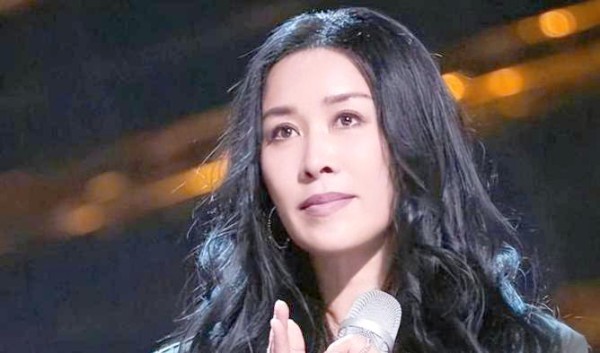 从乐坛大姐大到综艺咖：那英的起起落落