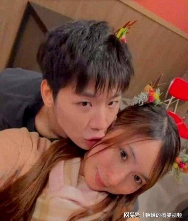 钟柔美躺枪！TVB女星谈玩游戏亲脸：我们很健康，不玩这些