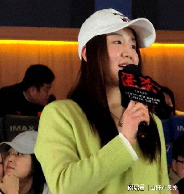 陈梦、黄晓明上热搜：这是我认识三十多年的哥吗？