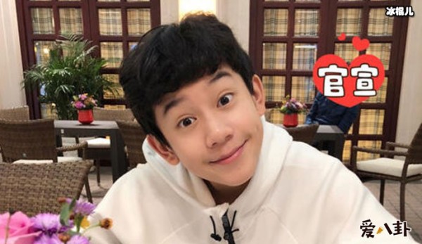 林沐然长大后的图片, 1岁出道背景妈妈显眼