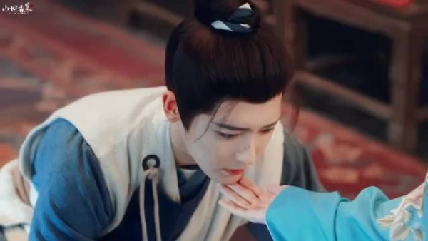 娜扎发侯明昊二创视频朋友圈,侯明昊回应我怀了是你的笑点