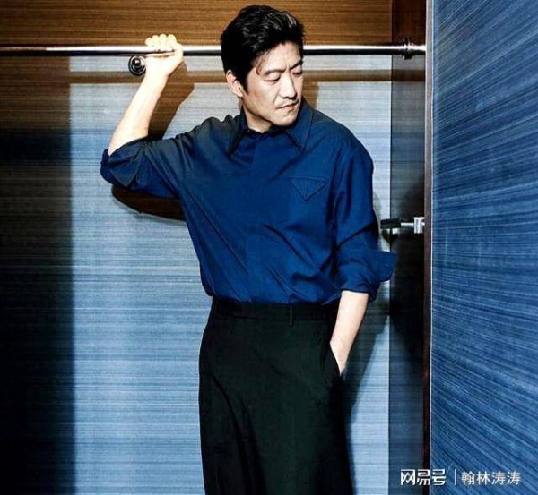 别人一夜成名！他一辈子排练，如今48岁的他，搭档郭京飞终于红了