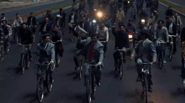 赵丽颖《小城大事》还原80年代浓发造型，1月10日首播