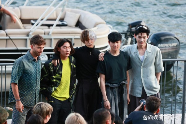 梦幻联动 林俊杰、白敬亭、王嘉尔、苏翊鸣同框合影，十分养眼