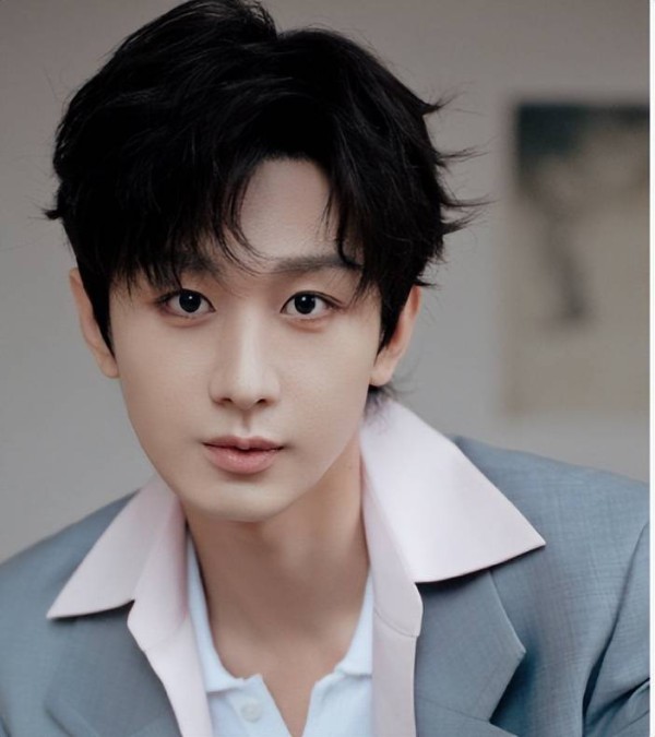 林永健在人民日报发文批顶流演员排场大，成毅杨幂躺枪！