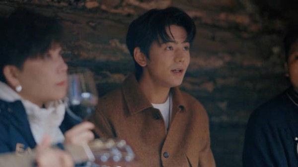 丁真邓亚萍合唱藏歌触动心弦,邓亚萍感动落泪