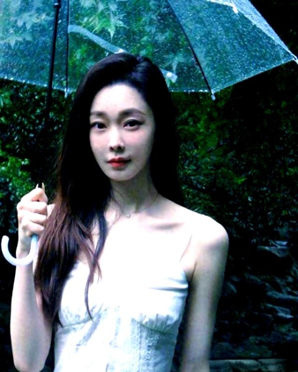 宋轶争议事件：公关策略与行业挑战的深度解析