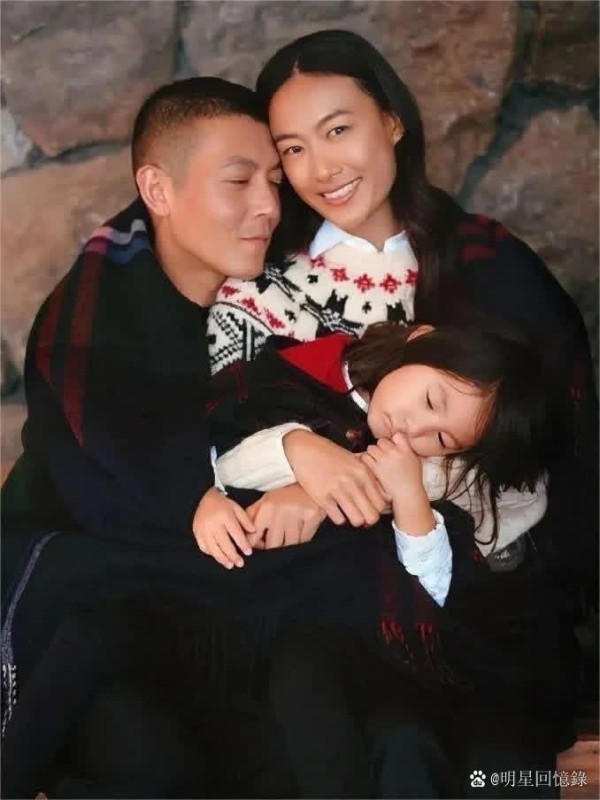 秦舒培:22岁嫁华谊高层,28...@明星回憶錄的动态