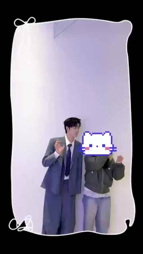 张凌赫与粉丝合照曝光,2026年首波颜值暴击