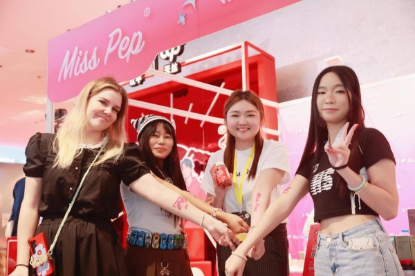 MissPep定义泰国微博之夜新风尚：明星互动引爆健康美学热潮