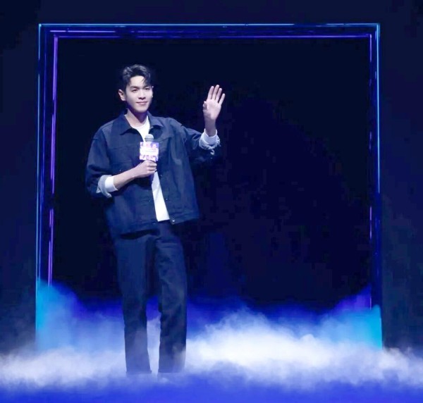 中国国际时装周：明星助阵，引领潮流新风向