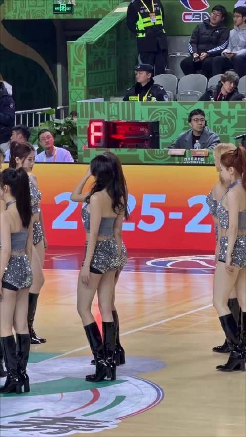 南京同曦啦啦队，真好看！ 转载自dy：Bei贝爷