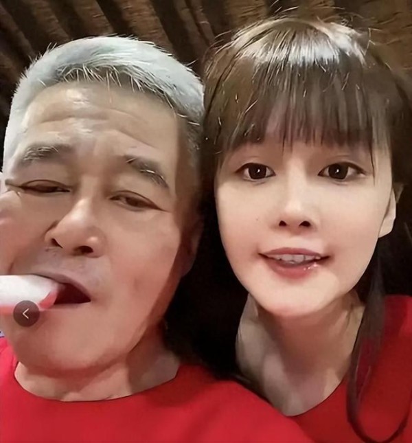 不当明星当网红,看到赵本山女儿的近况,才明白她的选择有多明智