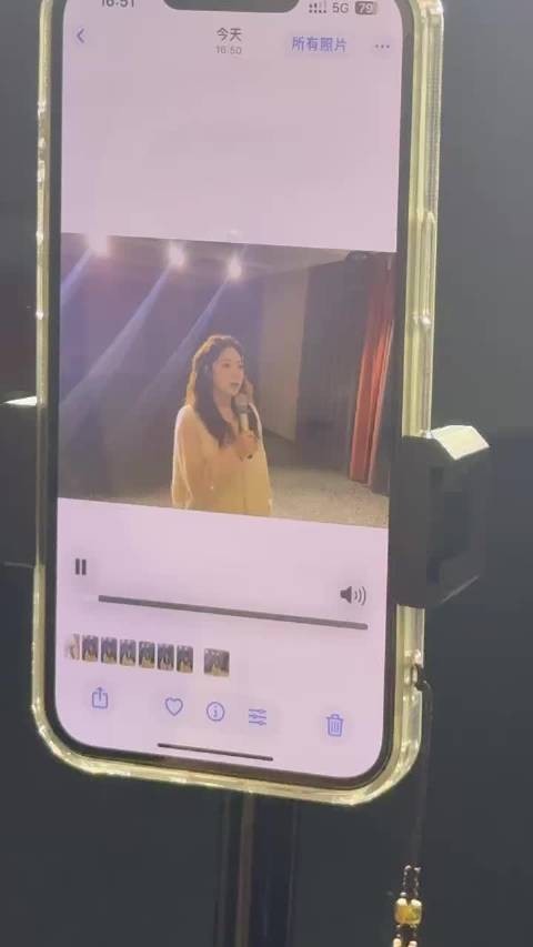 这个ro像一只小羊咩一声就去上课了