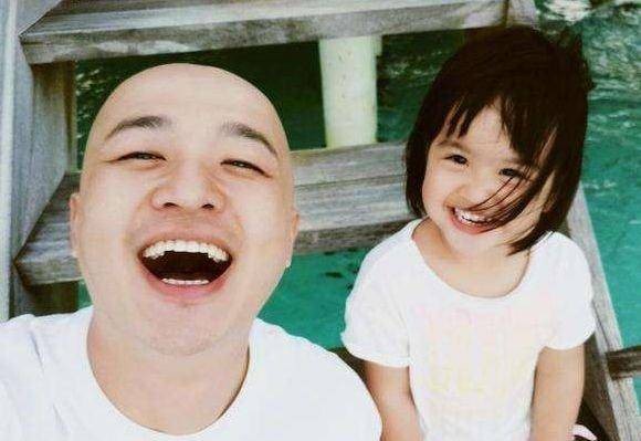 最真实的“追星女孩”！包贝尔：靳东来了！包饺子眼睛都亮了