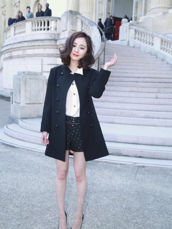 街拍巴黎时装周上那些中国明星们吧