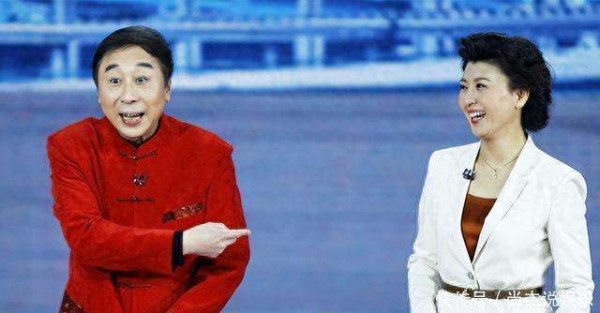 53岁闫学晶哭穷惹众怒！扒过往穿搭全是奢侈品，与穷毫不沾边