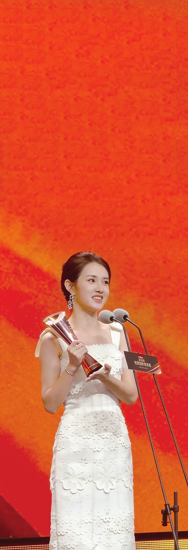 《盛夏芬德拉》带火女主演郭宇欣，她摘得2025红果创作者大会“年度杰出演员”。每经记者 宋美璐 摄