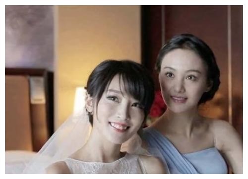 郑爽的4位圈内好友，个个都是一线明星，而最后一位无人敢黑！