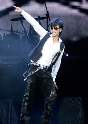 金曲奖举办庆功会 明星高歌粉丝乐翻天