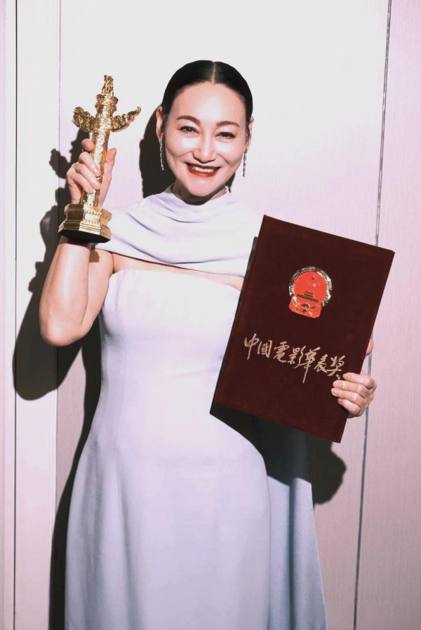 惠英红华表奖荣耀：英皇星光闪耀庆功宴