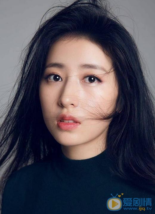 周雨彤個人資料簡介 周雨彤寫真