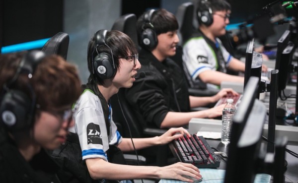 LOL全明星赛赛制大改，LPL仅有两个名额，网友：RNG亲家队加油