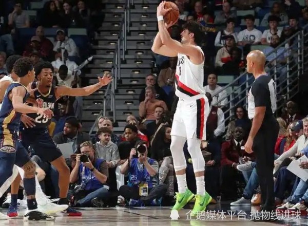 场均26+7+7,全明星投票超越詹杜,联盟又诞生一个超级球星