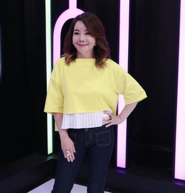 辛曉琪重逢19年前拍MV的小女孩。(中視提供)