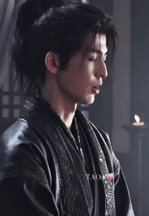 张凌赫古装造型惊艳亮相新剧