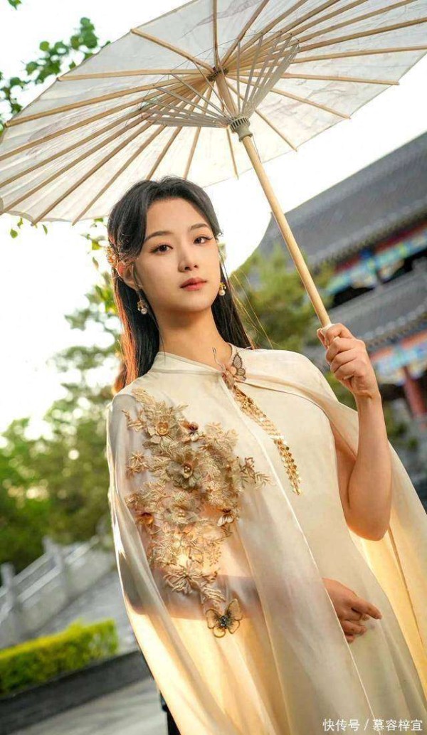 王小亿:从抖音镜头前到短剧之巅,一个素人的逆袭轨迹