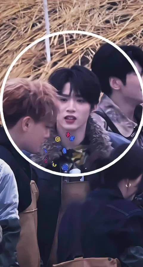 黄子韬刘耀文互动引热议，时代峰峻三公主话题再起