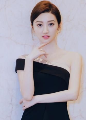 真的分手了？被曝与张继科合体看电影后，景甜的回应嘲讽意味十足