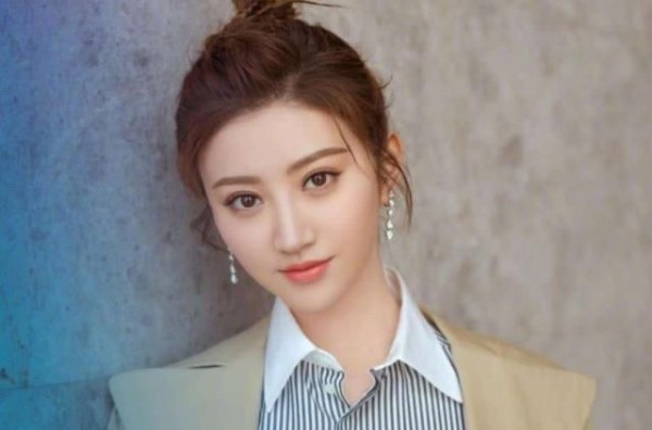 真的分手了?被曝与张继科合体看电影后,景甜的回应嘲讽意味十足