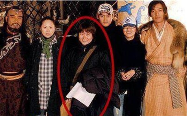 她不幸去世，是胡歌一生的痛！11年来他豪车不过百万，用行动报恩