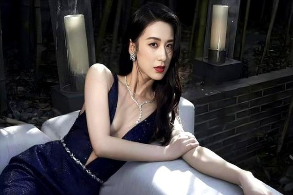 女星奢靡生活曝光，炫富背后隐藏的危机，我们该如何引导价值观？