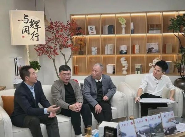 董宇辉：从新东方教师到直播顶流，知识带货的破圈之路