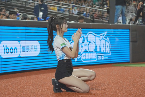 明星賽啦啦隊共舞獲好評！幕後功臣才跳2年　親睹4萬人掌聲落淚