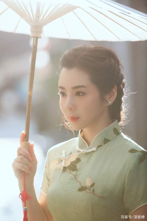 源于她的努力，歌影视三栖明星柯黎被业界誉为新一代“广告女王”