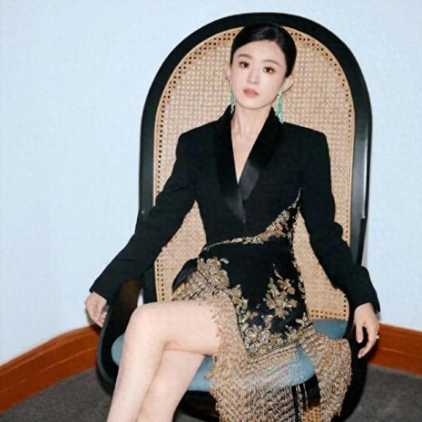 赵丽颖回怼粉丝引发大争议!她的形象是否真的受损?