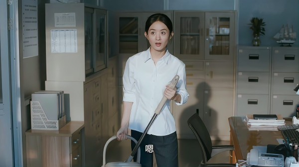 赵丽颖演艺经历回顾，和冯绍峰合作过多部影视剧，如今甜蜜不在