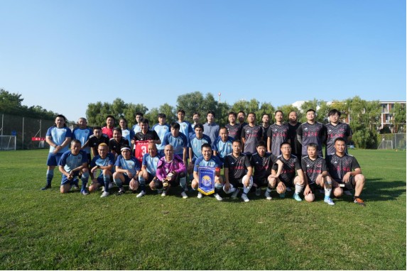 红星闪耀绿茵场，明星助力全民健身新风尚