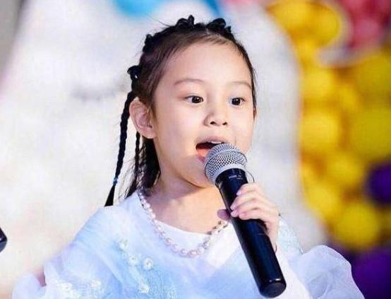 李小璐被曝想让女儿做明星,逼甜馨去酒局见老总