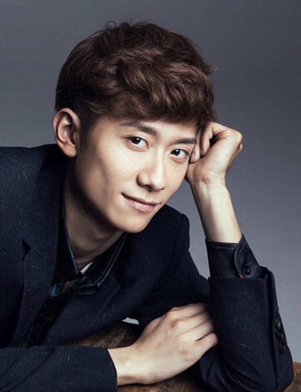 曾经的童星成为冉冉升起的新星,经岁月雕琢成为样貌出众的小鲜肉