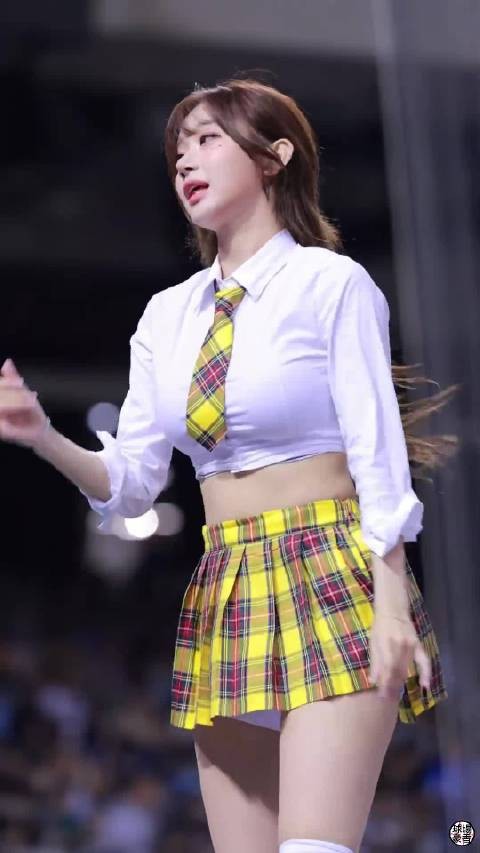 Party time 跟著珠珠一起hands up 李珠珢