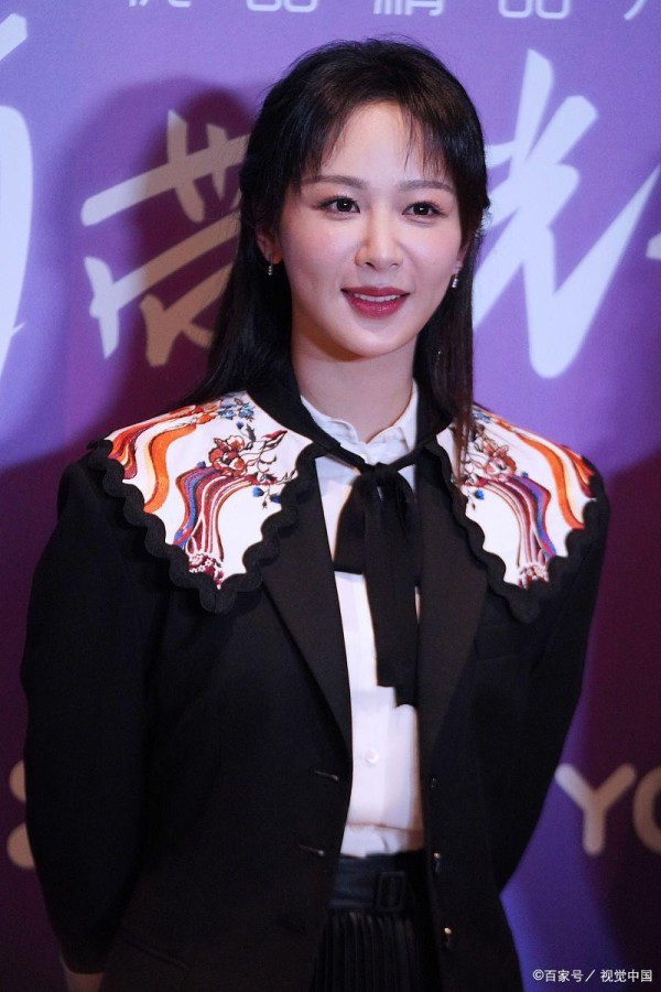 杨紫再登顶,粉丝狂欢喜庆!但这份荣誉,你读懂了多少?