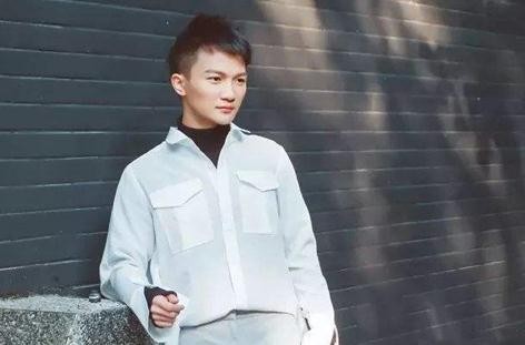 周深的简历及歌曲,周深是否真的整容